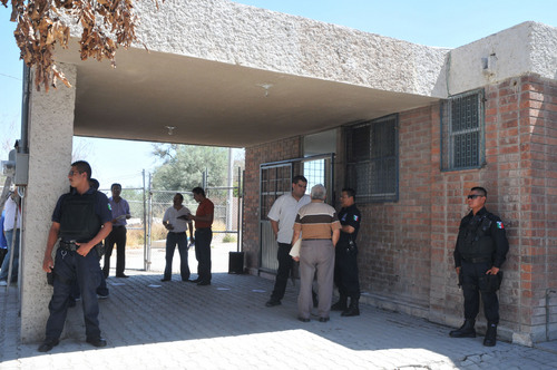 Apoyo. En la calle Joaquín Serrano se instaló una caseta de vigilancia para apoyar a las empresas y empleados de la Ciudad Industrial de Torreón, así como colonias cercanas al Periférico. 