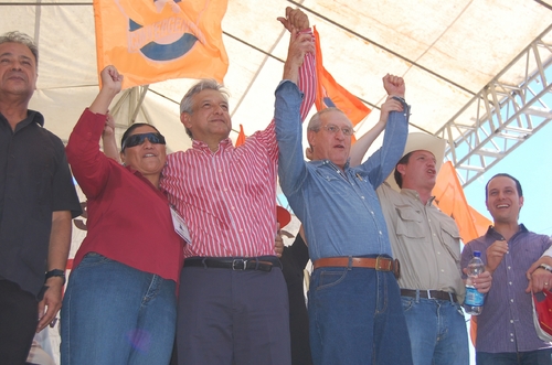 Cierre. Con la presencia de Andrés Manuel López Obrador,  Jesús González Schmal realizó su cierre de campaña en San Pedro.