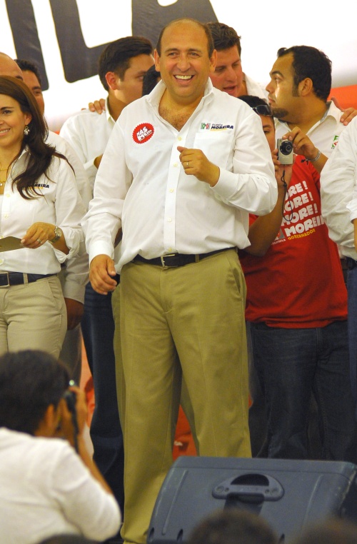 MOREIRA
Necesita modernizar sus pantalones.
