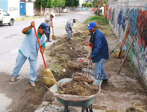 Basura. El servicio de limpieza cuesta menos al Ayuntamiento ahora que la Administración se encarga de él y hay menos quejas que antes cuando estaba vigente la concesión otorgada en diciembre del 2006. 