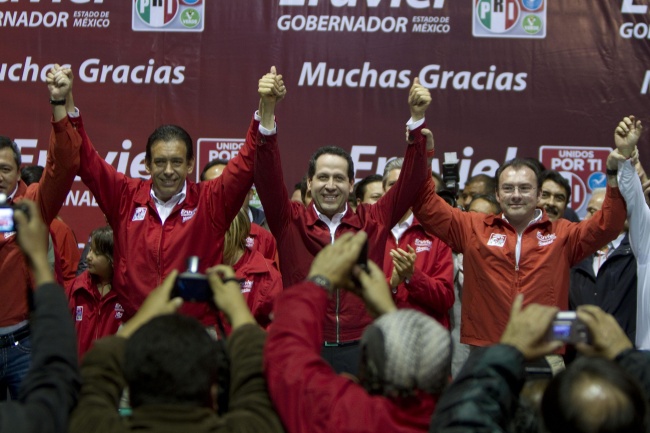 El líder nacional del PRI, Humberto Moreira, proclamó 'triunfos contundentes' de ese partido. 