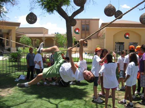 Actividades recreativas y deportivas conforman el programa de trabajo en el curso de verano Kikapú Camp del Club Campestre Torreón. Con 280 alumnos inició ayer el Kikapú Camp