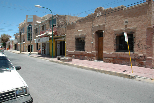 En pausa. Los trabajos para 'arreglar' las fachadas de casas y comercios del Centro no cuentan todavía con una fecha de inicio. 