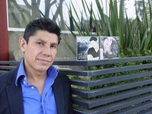El cantante Ernesto Solano, ex vocalista de Banda Maguey, sufrió un accidente en carretera al chocar contra un camión de gas.