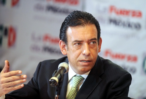 El líder nacional del Partido Revolucionario Institucional (PRI) Humberto Moreira, rechazó que vaya a pedir licencia a su cargo como presidente priísta. 