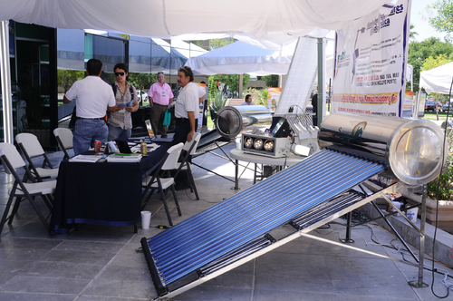 Energía limpia. La primera Expo Internacional de Energías Renovables fue inaugurada ayer en Torreón.