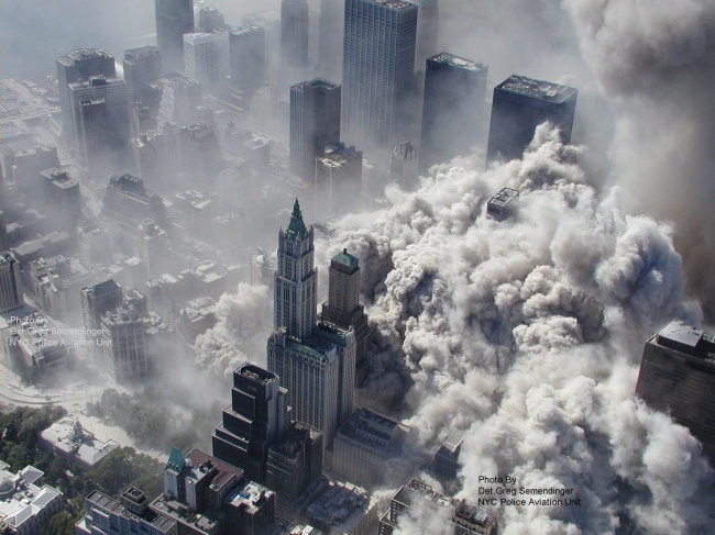 Una década después de los atentados del 11-S, los neoyorquinos se preparan para revivir otro año más el trágico derrumbe de las Torres Gemelas.