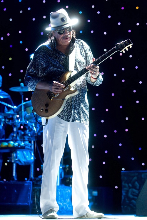Una escuela primaria de esta ciudad llevará el nombre del guitarrista mexicano Carlos Santana,anunció la Junta del Distrito Escolar de Los Angeles (LAUSD por sus siglas en inglés). (EFE)