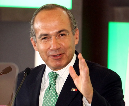 El presidente asegura que en su administración también se acabó con la discrepancia en la asignación para la radio.
