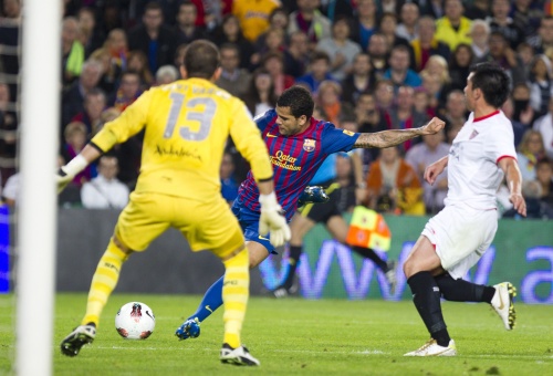 El arquero del Sevilla se convirtió en el héroe del partido al mantener su portería intacta en el mismísimo Camp Nou.