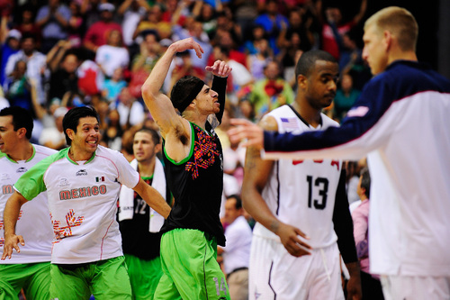 México hace historia en basquetbol y va a la final