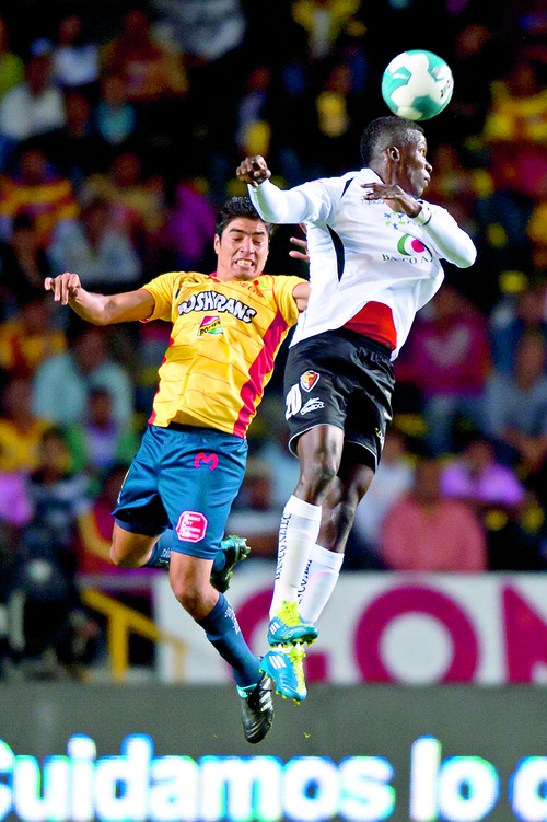 Monarcas Morelia dio un paso importante a la Liguilla del Torneo Apertura 2011 al vencer a Jaguares 1-0. Jaguares califica; Morelia casi dentro