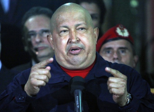 El presidente venezolano Hugo Chávez, invitó hoy a un juego amistoso al beisbolista Wilson Ramos, quien fue rescatado anoche sano y salvo de un secuestro.