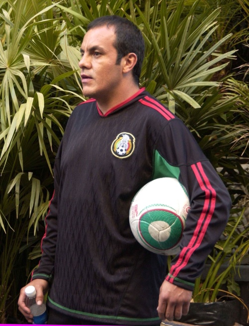 Buscan a Cuauhtémoc Blanco como imagen de 'citas discretas'