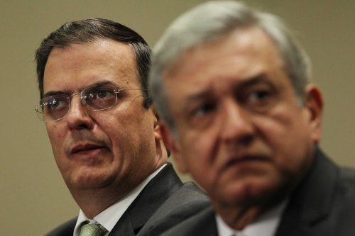 El precandidato de las izquierdas, anunció que de ganar la Presidencia del país invitará a Marcelo Ebrard como secretario de Gobernación.