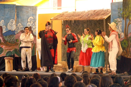 Los pastores a Belén corren presurosos…