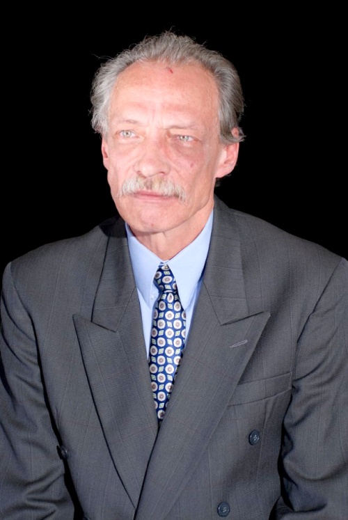 Uno de sus más recientes trabajos fue en la película Miss Bala como el General Salomón Duarte.