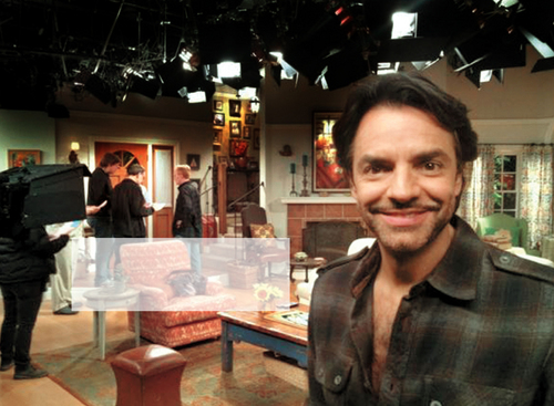 En ascuas. Ayer se estrenó la serie ¡Rob!, donde Eugenio Derbez participa junto a Rob Schneider. Espera que sea del agrado del público.