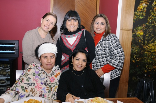 Verónica, Mary Carmen, Cristy, Zaida y María Luisa.