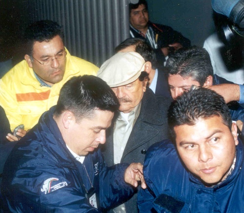 ‘Guerra sucia’.MiguelNazarHaro, extitular de la desaparecida Dirección Federal de Seguridad (DFS), falleció la noche del jueves en la Ciudad de México. El 18 de febrero de 2004 fue detenido y trasladado al penal de Topo Chico enMonterrey, acusado de crímenes durante la “Guerra Sucia”.