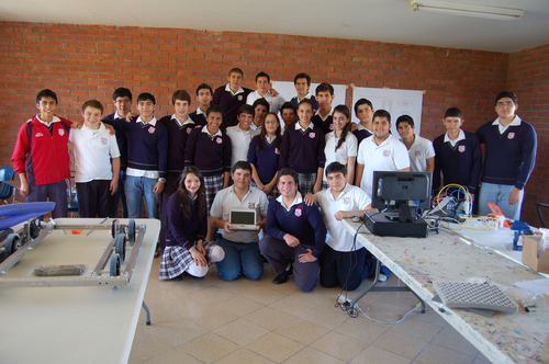 Competencia. Alumnos del Colegio Cervantes se preparan para una competencia internacional.