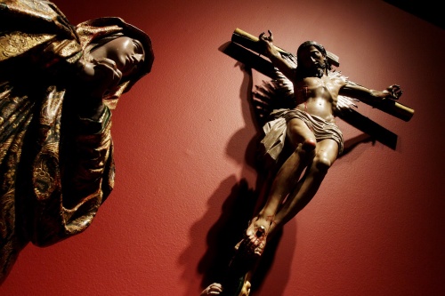 Dentro de dicha muestra destaca una serie de esculturas por su técnica, como “Dios Padre Compasivo”. NOTIMEX
