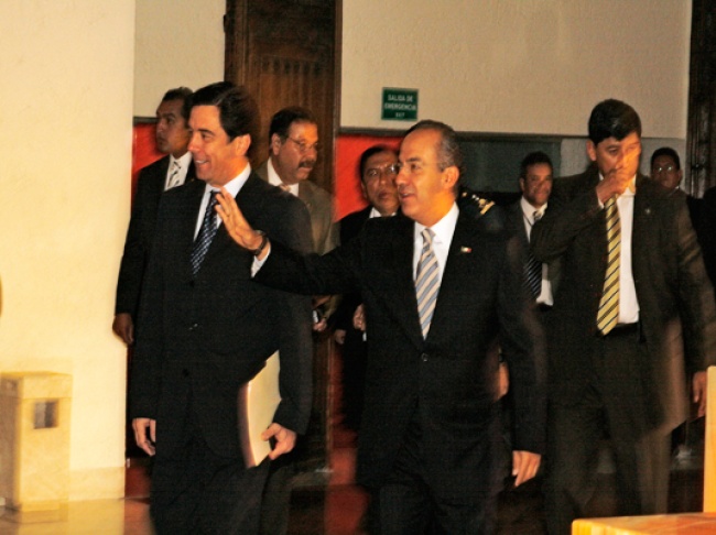 2003: Calderón Hinojosa a Banobras