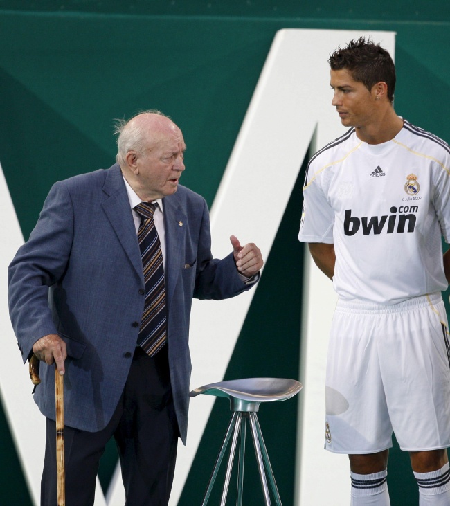 El portugués ha marcado 13 ‘hat-tricks' con el Real Madrid, con lo que superó a Puskas y ahora va por el récord de Di Stéfano, quien consiguió 22. (Archivo)
