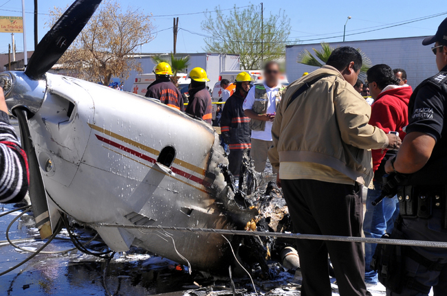 Cae avioneta en Torreón; un muerto