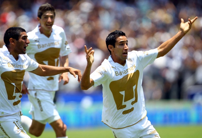 Luis Fuentes, mediocampista Puma, asegura no sentirse preocupado por el partido contra Toluca. ARCHIVO
