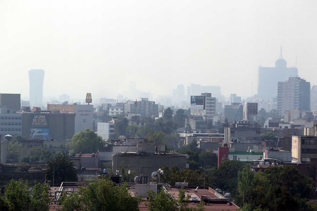 Comparaciones. En comparación con Estados Unidos y Canadá, México concentra el mayor porcentaje de sus emisiones hacia el aire, revela el documento En Balance elaborado por la Comisión de Cooperación Ambiental.