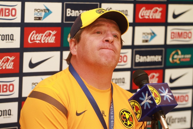 Miguel Herrera se dijo dispuesto a usar una grabadora durante los partidos para demostrar su inocencia y evitar expulsiones a futuro. 