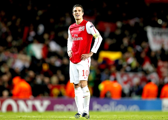 Van Persie, de 28 años de edad y la principal figura de los 'Gunners', es uno de los hombres que se manejan en la agenda de Real Madrid.