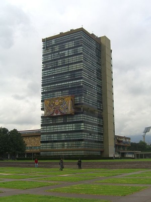 Torre de Rectoría de la Universidad Nacional Autónoma de México, obra del arquitecto Mario Pani. ARCHIVO