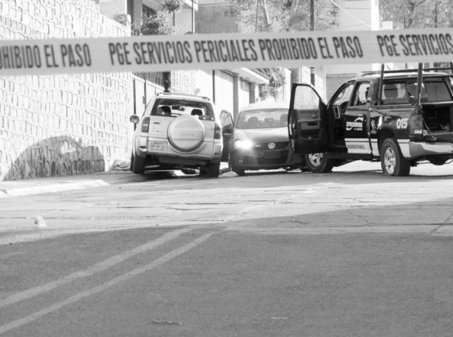 Víctimas. Un secuestro terminó en una balacera cerca del parque Guadiana; murió un presunto delincuente y el plagiado, informó la Fiscalía.