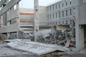 Imagen que muestra algunos de los daños ocasionados por el sismo. ARCHIVO
