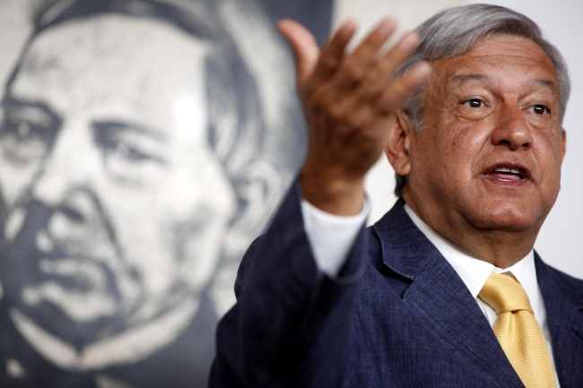 López Obrador, candidato a la presidencia por la coalición Movimiento Progresista propone un aumento al salario mínimo por encima de la inflación. NOTIMEX