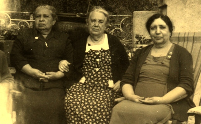 Las hermanas Lavín Veloz: María Concepción, María Adelaida de Jesús y  María Romana.
