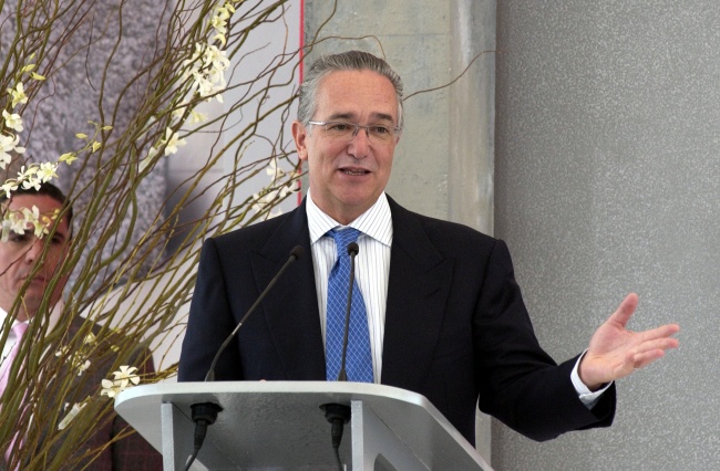 Ricardo Salinas Pliego, reiteró su postura sobre la transmisión del debate que el domingo próximo sostendrán la candidata y los candidatos presidenciales.  