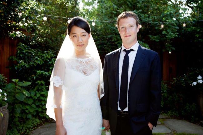 El matrimonio se hizo público cuando Zuckerberg, cambió su estado en Facebook a 'casado' con Priscilla Chan.