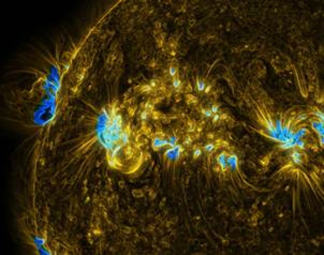 La grabación, realizada el 25 de septiembre de 2011, muestra bucles de plasma retenidos por los campos magnéticos del Sol.