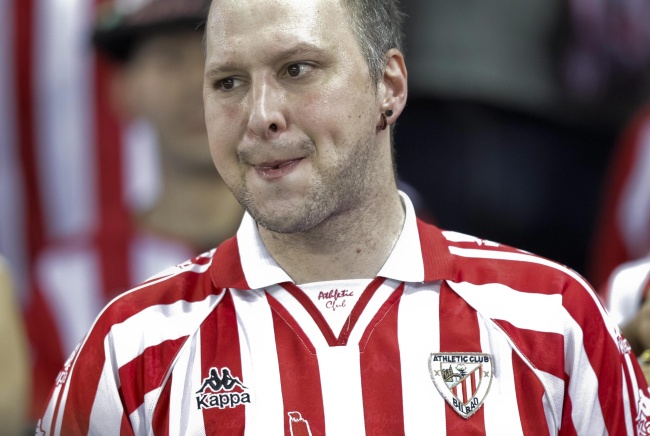 La afición del Athletic y Barcelona silbaron el himno.(EFE)
