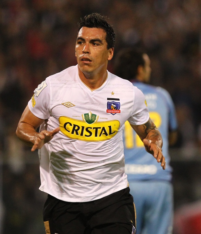 El delantero chileno llega a reforzar el equipo de La Volpe. (EFE)