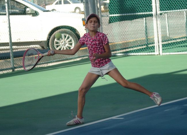 Los participantes en el Kikapú Camp 2012, con sede en el Club Campestre Torreón, tendrán la oportunidad de aprender y desarrollar sus habilidades en el tenis. 