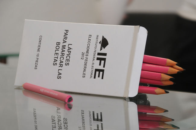 A la medida. El IFE decidió dejar a un lado los tradicionales crayones para utilizar, en esta ocasión, lápices especiales.