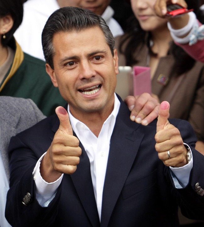Según estos datos, Peña Nieto, candidato del Partido Revolucionario Institucional (PRI) y del Partido Verde Ecologista de México (PVEM), obtuvo entre 42 por ciento de los votos.