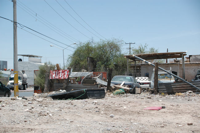 Molesta a vecinos operación de dos recicladoras de metal | El Siglo de