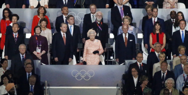 'Declaro inaugurados los Juegos de la Trigésima Olimpiada de la era moderna', indicó su majestad de Inglaterra. (EFE)