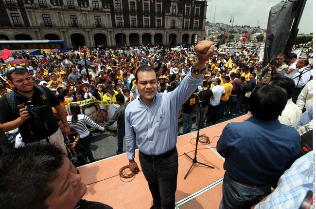 Recupera Neza. El candidato del PRD, Juan Zepeda, consiguió recuperar Neza, con lo que manejarán al menos 2 mil 500 millones de pesos.