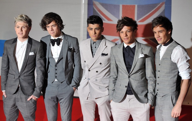 El álbum debut de One Direction, “Up all night”, ha vendido más de tres millones de copias a nivel mundial y alcanzó el número uno de ventas en 16 países, entre ellos, Estados Unidos, donde se convirtieron en el primer grupo del Reino Unido en debutar en el primer lugar en la lista de Billboard.
